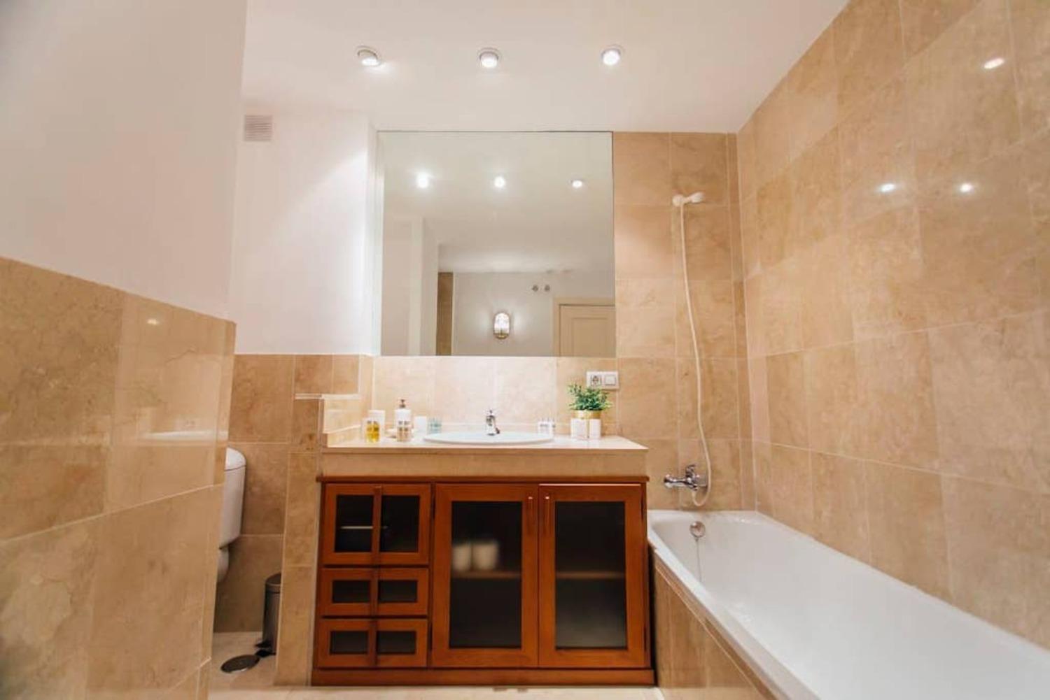 Wide And Bright- 3Bd 2Bth- Arenal Apartment Севиля Екстериор снимка